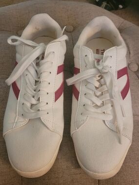Tretorn White Canvas Sneakers with Pink Accent